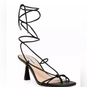 Steve Madden 6.5 “Superb” black tie-up heels!